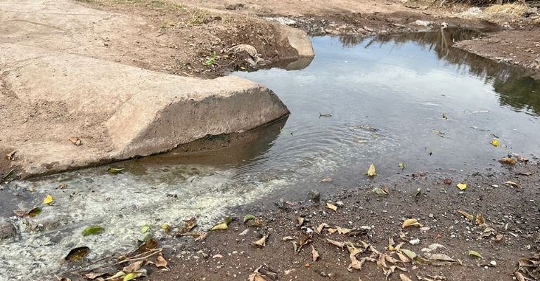 Llega 2023 y algunas colonias de Ciudad Obregón seguirán entre aguas negras