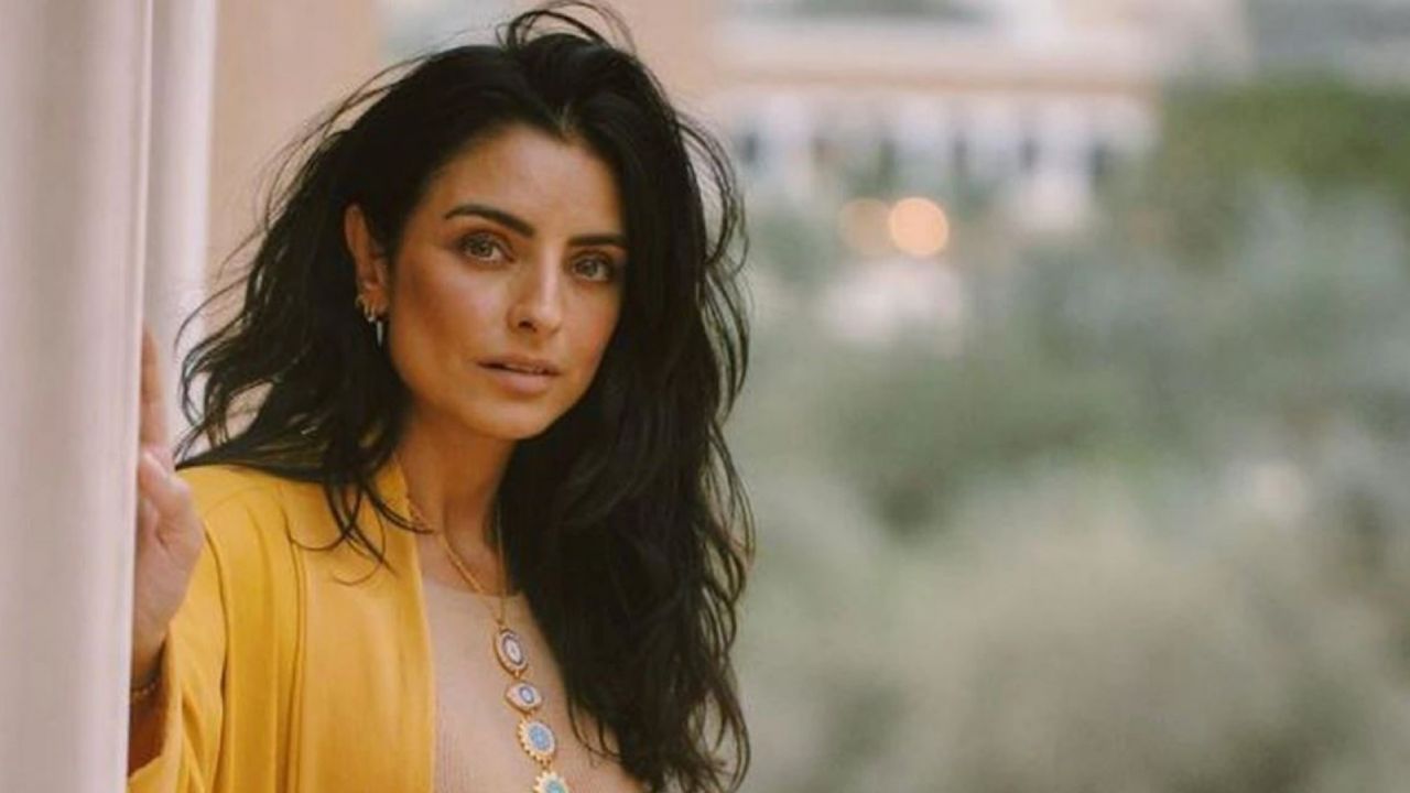 Aislinn Derbez