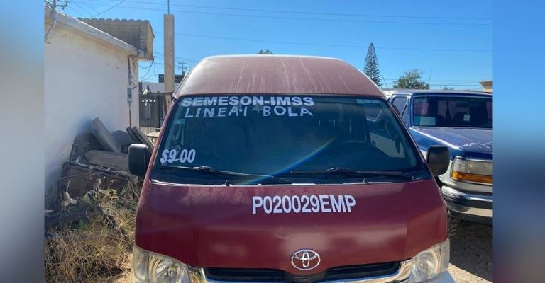 Minivan entra en operación en servicio urbano de transporte en Empalme en la ruta 'Bola'