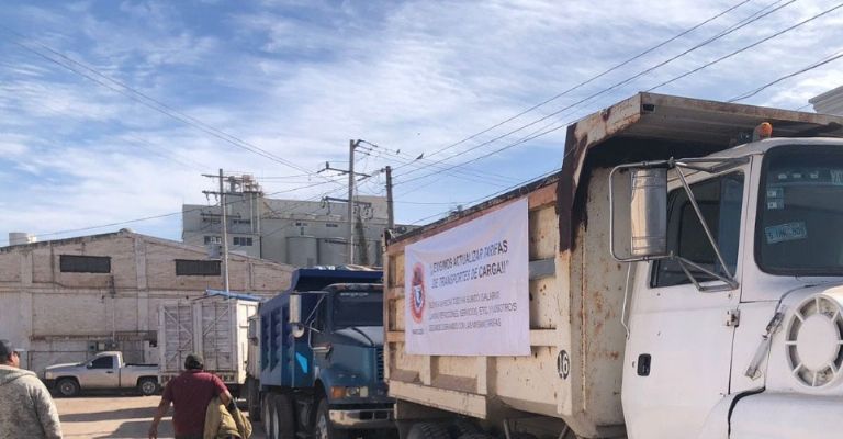 Transportistas se manifiestan en la Región del Mayo