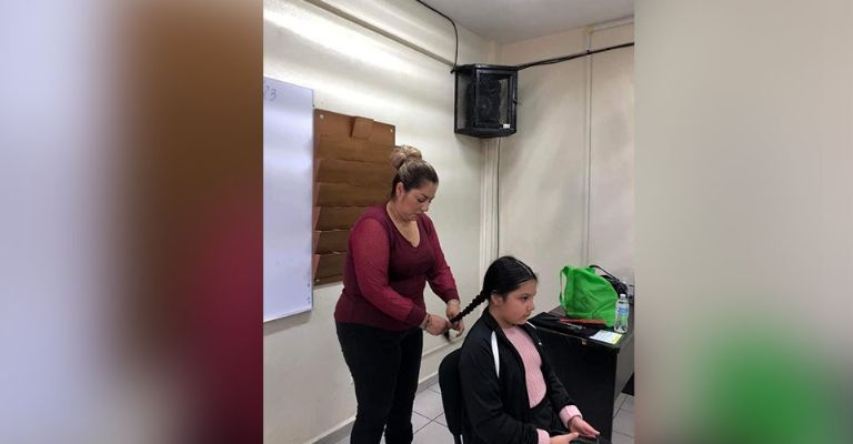 'Cabello por Sonrisas' beneficiará a personas con cáncer; logran la donación de cien trenzas