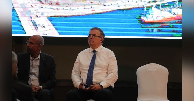 Durazo da espaldarazo a Ebrard