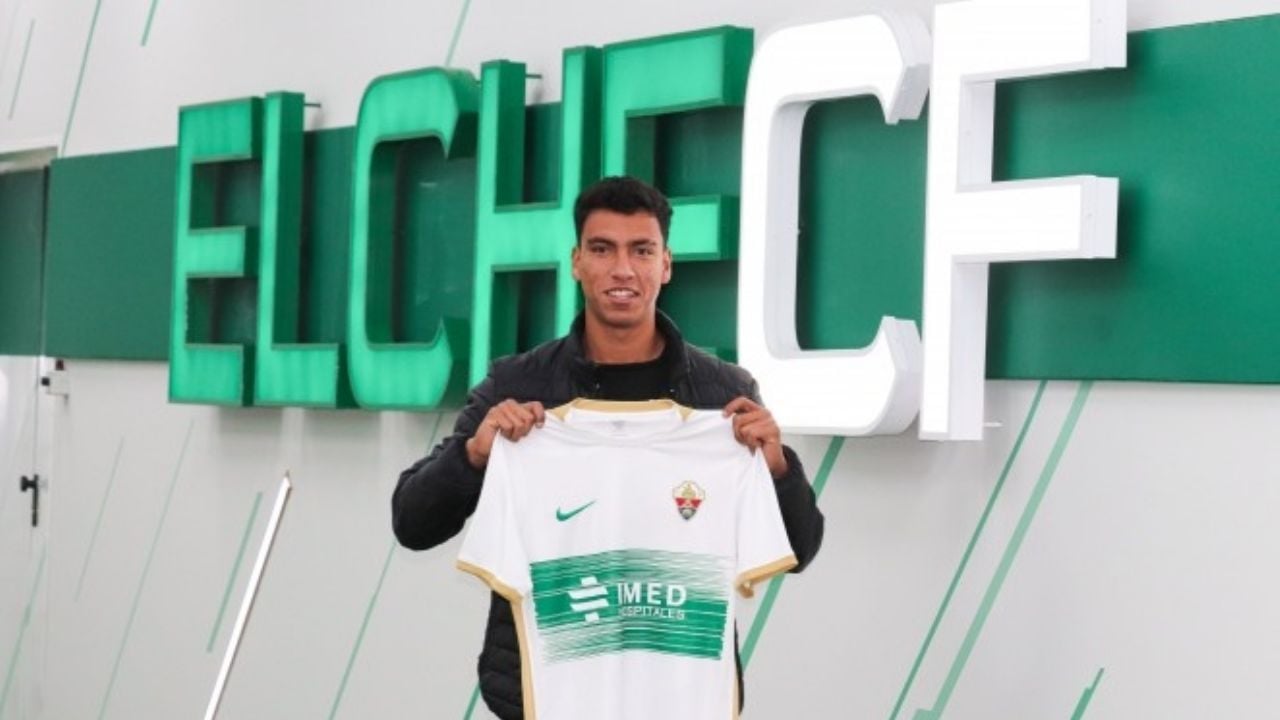 Delantero promesa del futbol mexicano es presentado oficialmente en equipo de España