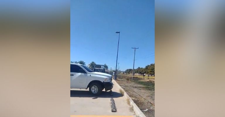 Autoridades llegan al sitio del crimen