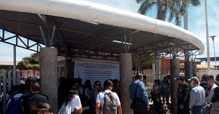 Maestros de la Técnica 2 en Cajeme denuncian constantes abusos por parte de la directora del plantel