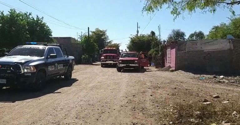 Privan de su libertad a cuatro personas e incendian un domicilio en la Leandro Valle