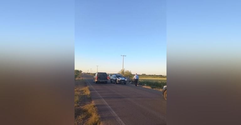 Autoridades llegan al sitio del crimen