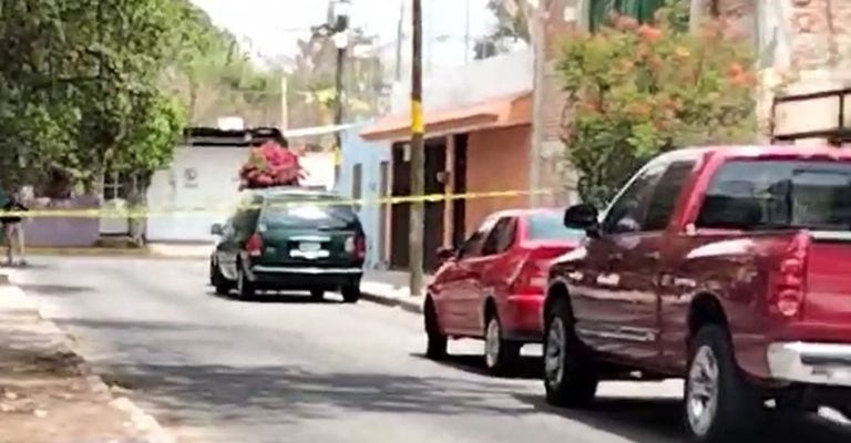 Acribillan a un hombre mientras despachaba un garrafón de agua