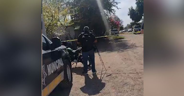 En distintos puntos del sector Leandro Valle, balean a uno y queman domicilio