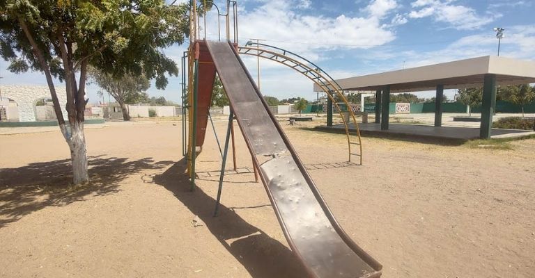 Ayuntamiento de Cajeme olvida atender los parques