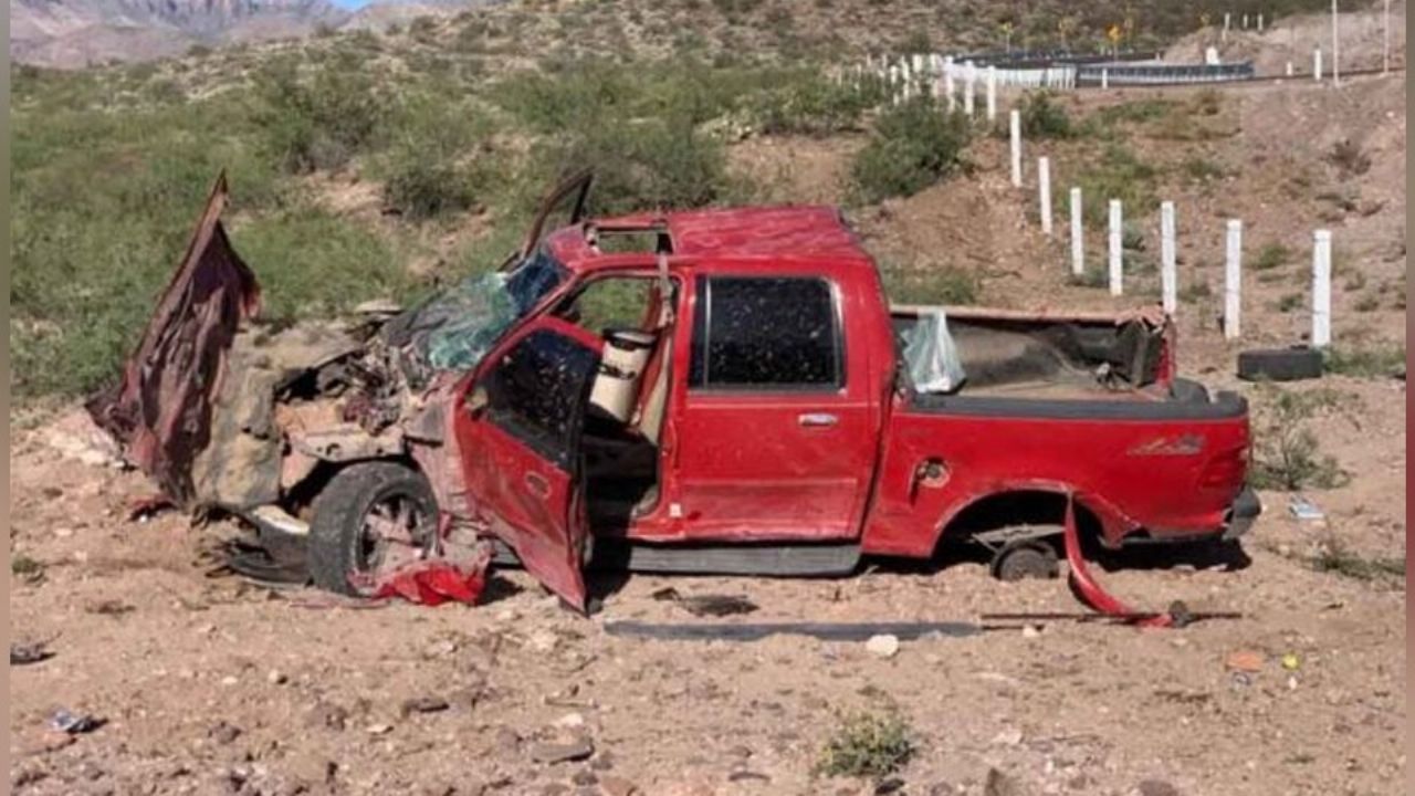 Camioneta pierde el control y sale del camino en Agua Prieta; un hombre murió y otro está herido