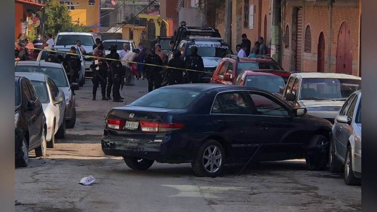 Maestro es asesinado a balazos al bajar de su automóvil en Chilpancingo; no hay detenidos