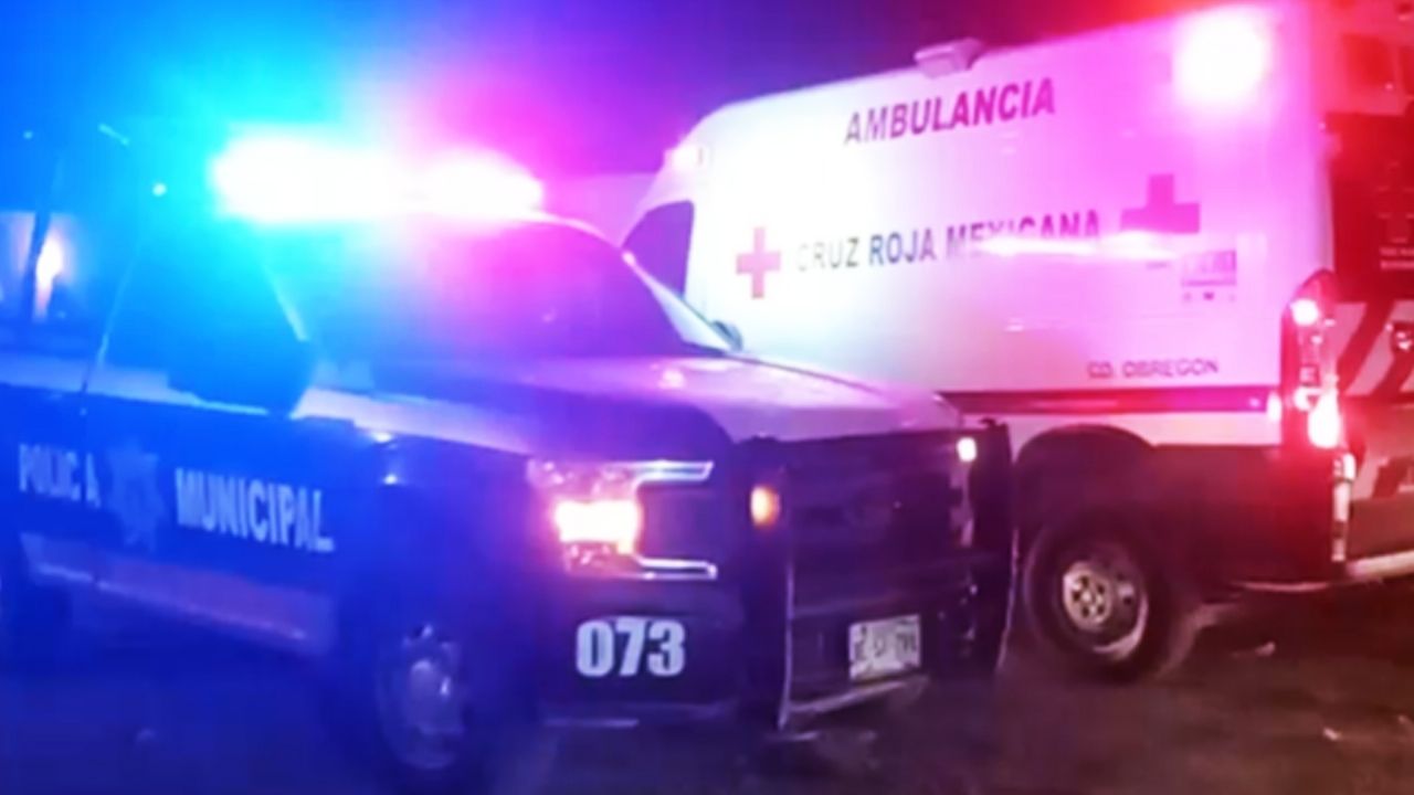 Autoridades llegan al sitio del crimen