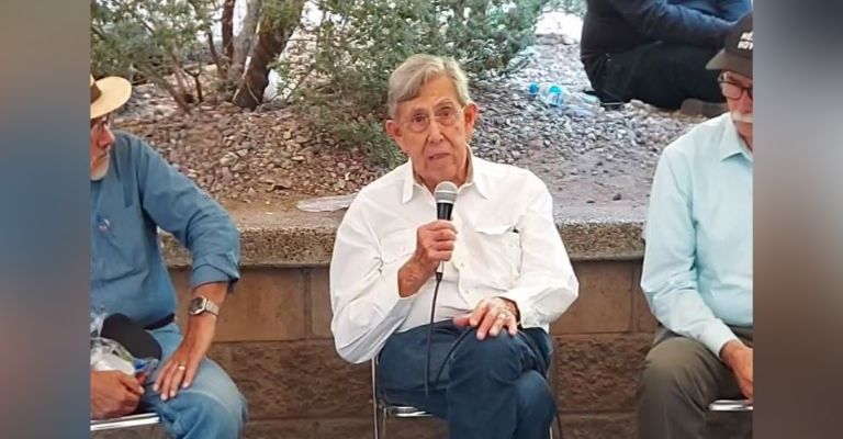 Productores suman apoyo de los transportistas y fumigadores en plantón en el municipio de Cajeme