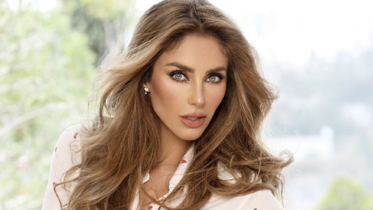 Anahí se desgarró el oído interno