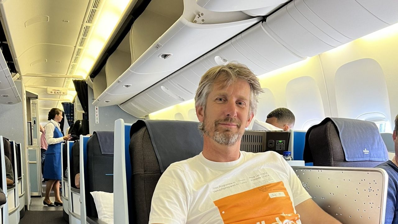 Actualizan estado de salud de Edwin Van der Sar: Sigue en cuidados intensivos, pero está estable