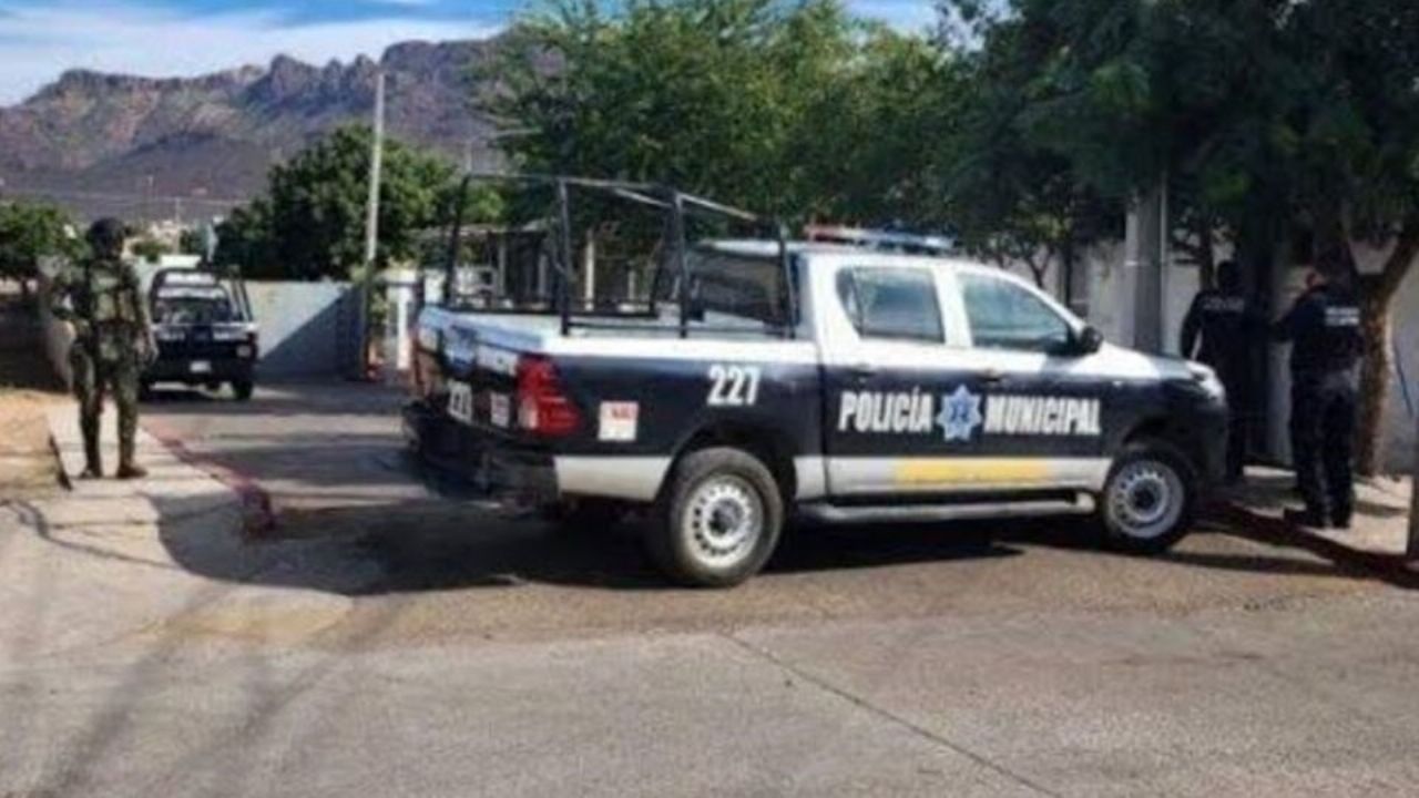 Autoridades llegan al sitio del crimen