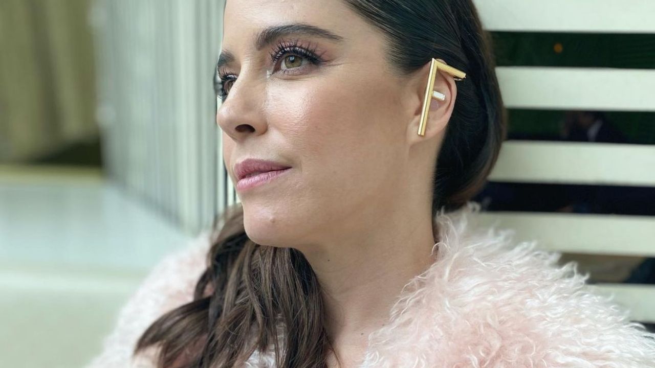 VIDEO: Tras ir al hospital de emergencia por tifoidea, Ana Claudia Talancón reaparece recuperada