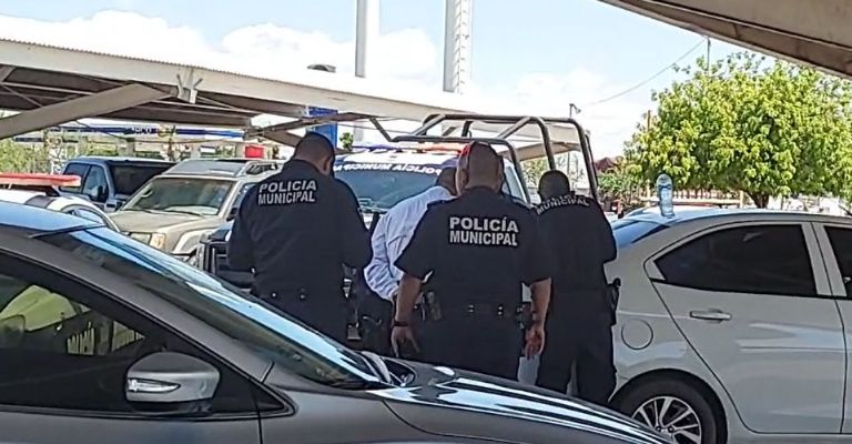 Balean un vehículo al norte de Ciudad Obregón