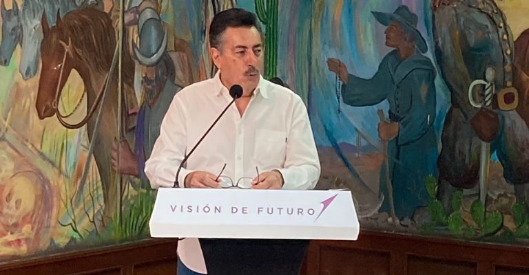 Opina alcalde de Cajeme sobre los libros de texto