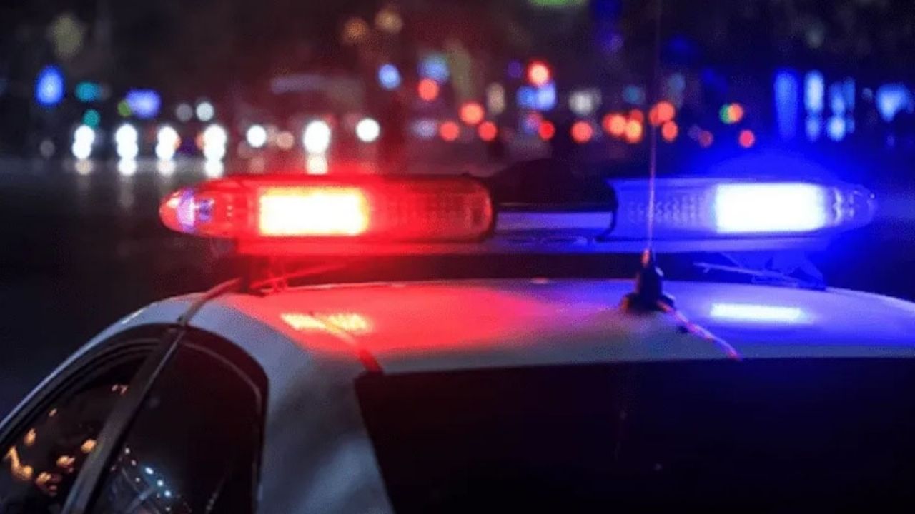 Autoridades llegan al sitio del crimen