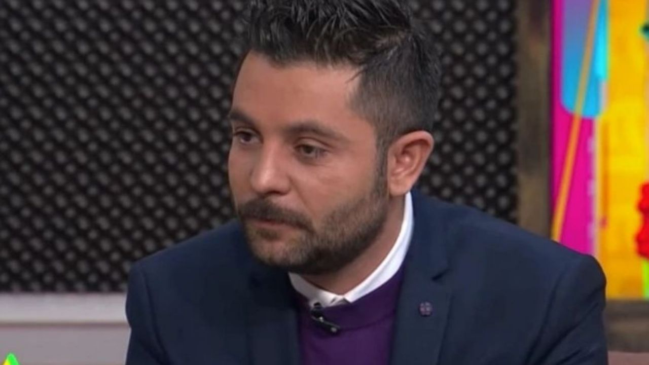 Ricardo Casares confiesa que en TV Azteca lo regañaron por hundir a Carlos Rivera