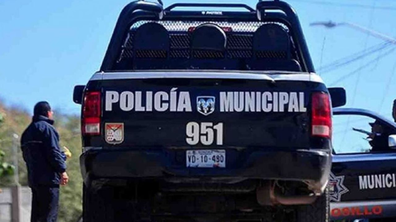 Autoridades llegan al sitio del crimen