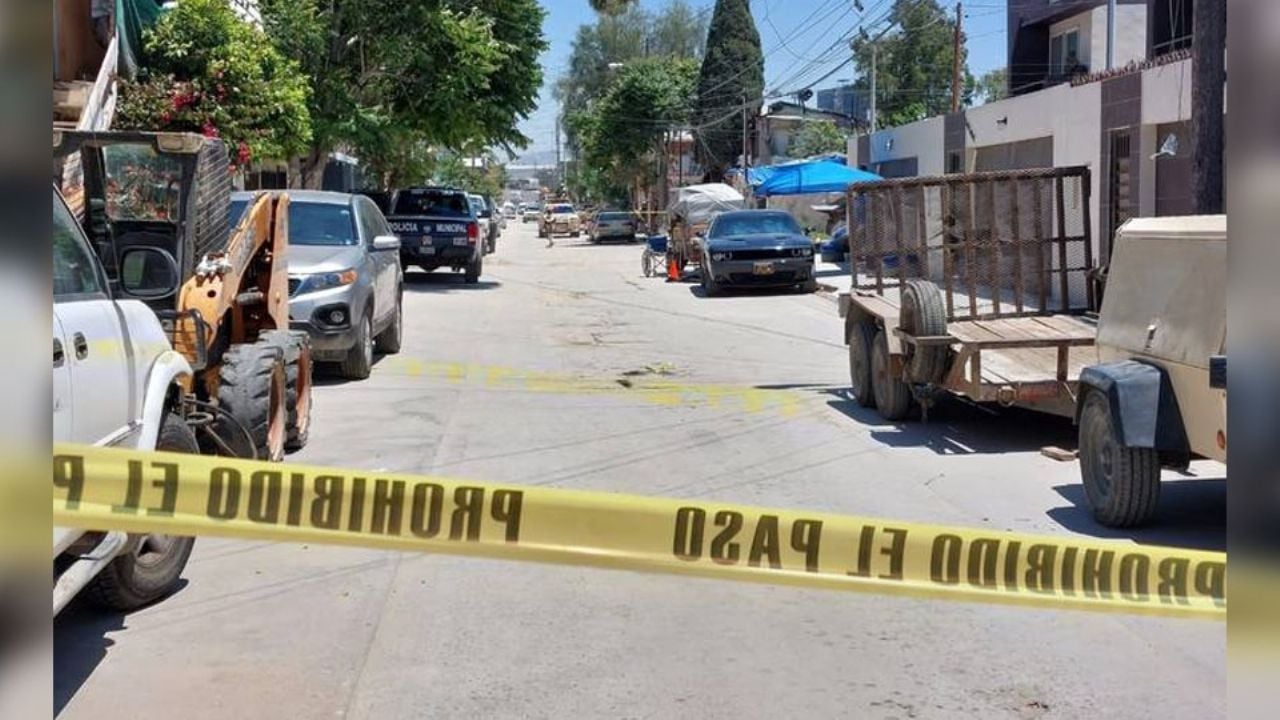 Hallan a hombre asesinado adentro de vagoneta estacionada en el Bellas Artes