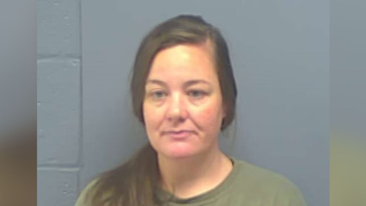 Morgan Freche: Maestra daría a luz a bebé de su alumno de 17 años; la acusan de violación