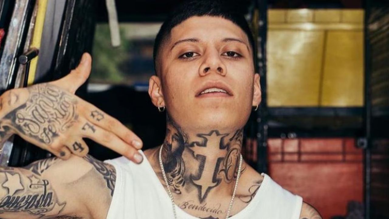 Santa Fe Klan asegura que la fama no lo aleja de su barrio y así se mantiene humilde