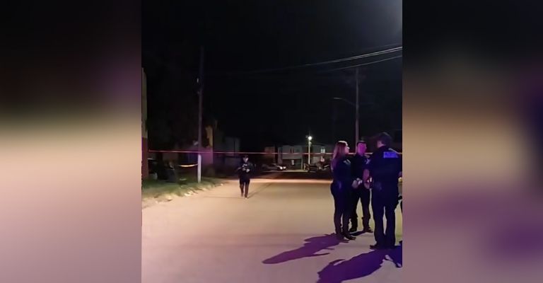 Balean a dos hombres en su auto