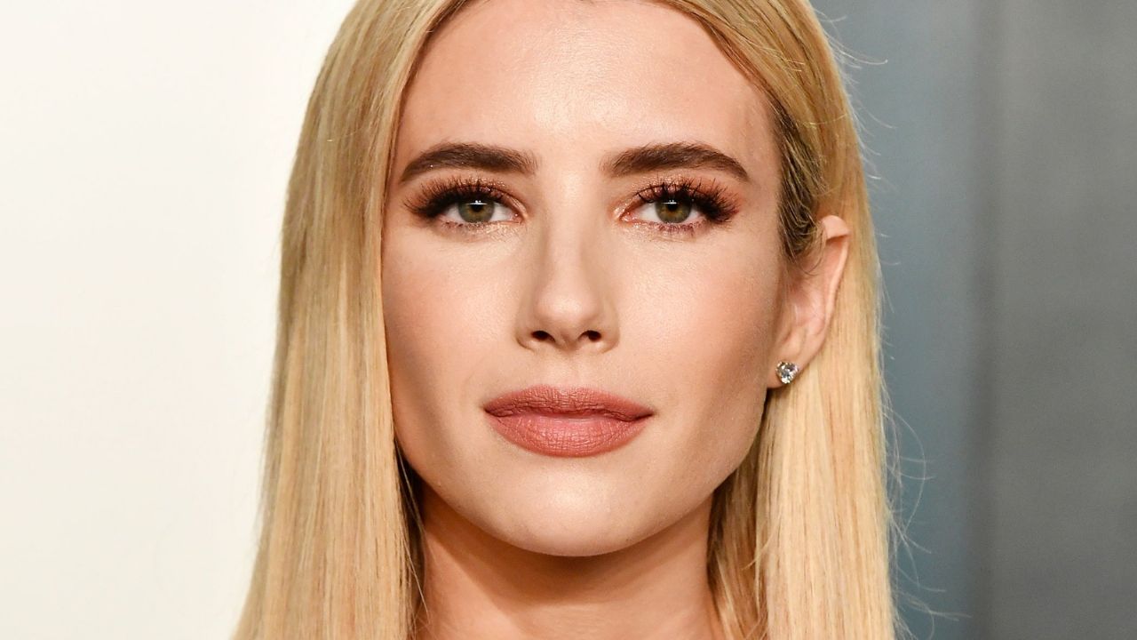 Emma Roberts, emocionada al recibir anticipadamente las memorias de Britney Spears