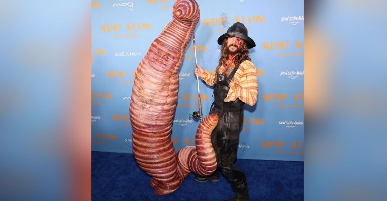 Heidi Klum conserva su corona como la Reina del Halloween por su disfraz