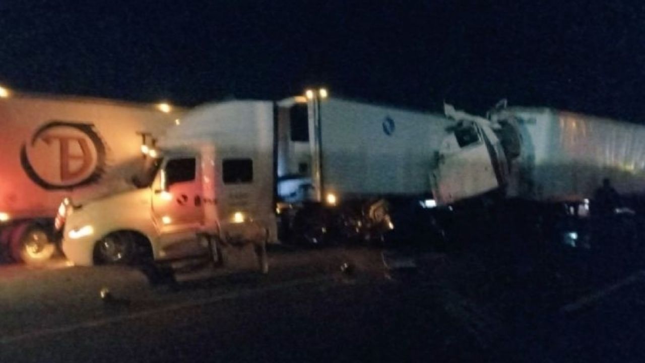 Conductor de trailer es vinculado a proceso tras causar una carambola mortal en Jalisco