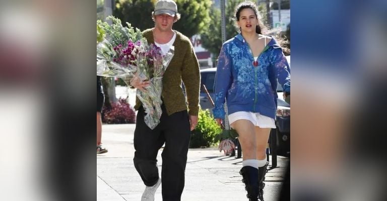 Jeremy Allen White saldría con Rosalía