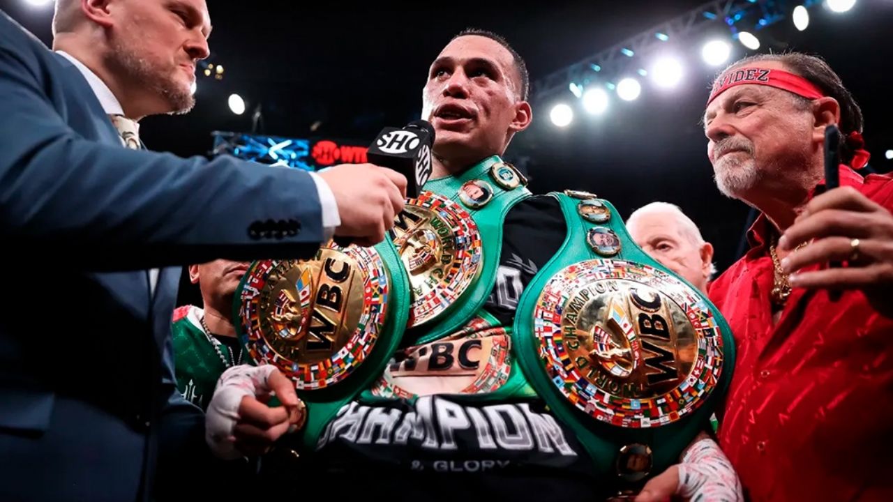 Sulaimán pone fecha límite para confirmar la posible pelea entre 'Canelo' y Benavidez