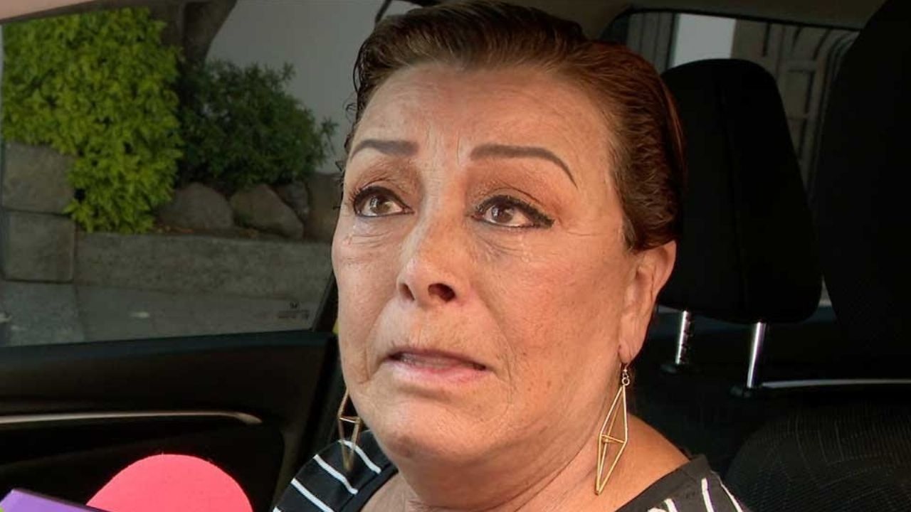 Sylvia Pasquel reaparece en silla de ruedas
