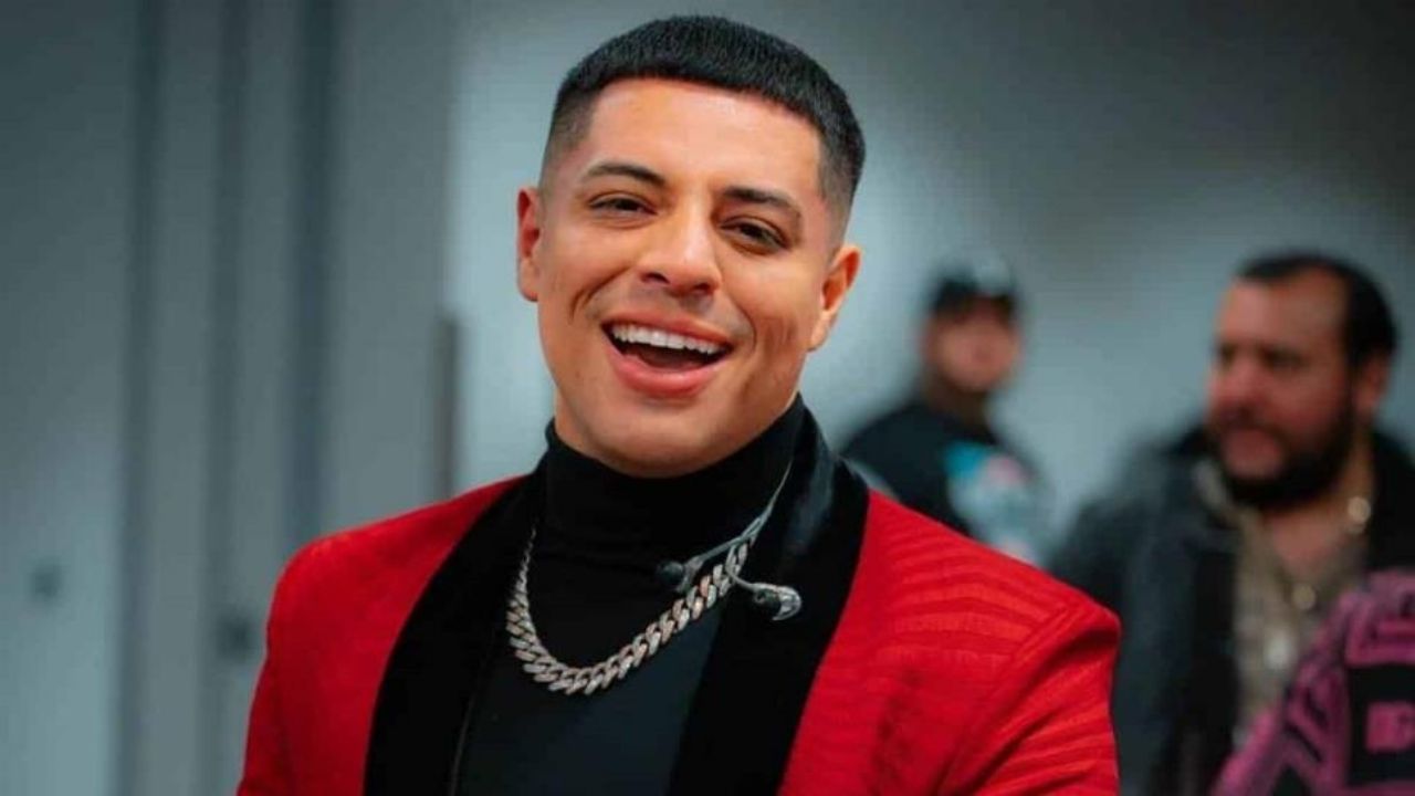 Eduin Caz reaparece tras cirugía de cuerdas vocales