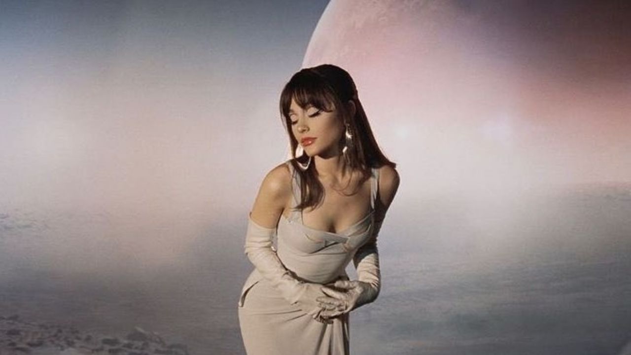 Ariana Grande anuncia colaboración con Mariah Carey