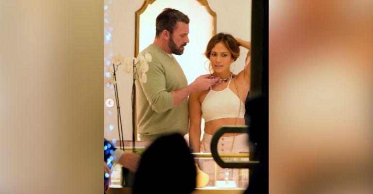Ben Affleck es captado al gritarle y alzarle la mano a Jennifer Lopez en público