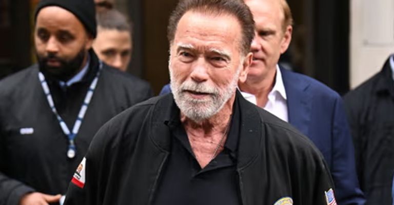 Arnold Schwarzenegger es detenido en aeropuerto por fuerte motivo