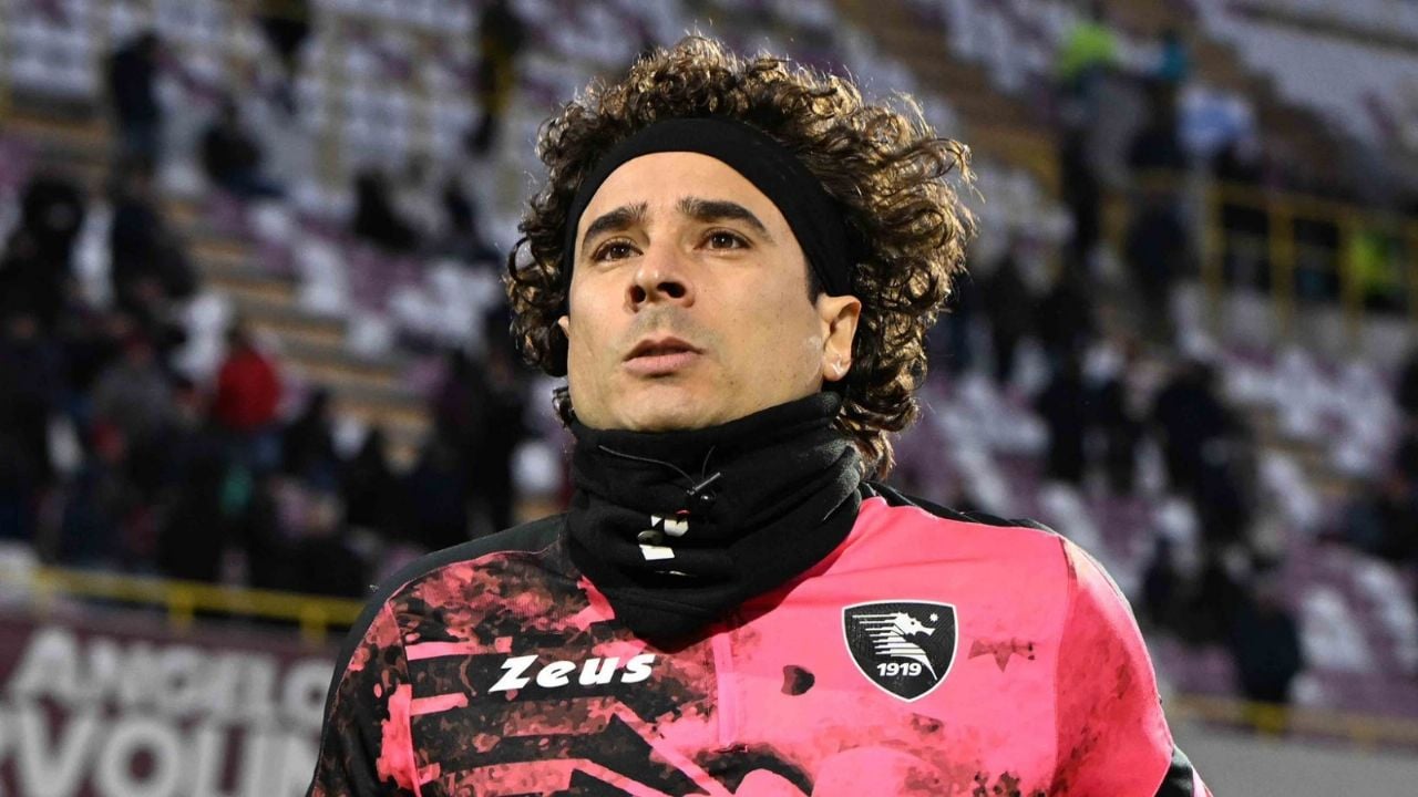 Exportero de América arremete contra Guillermo Ochoa