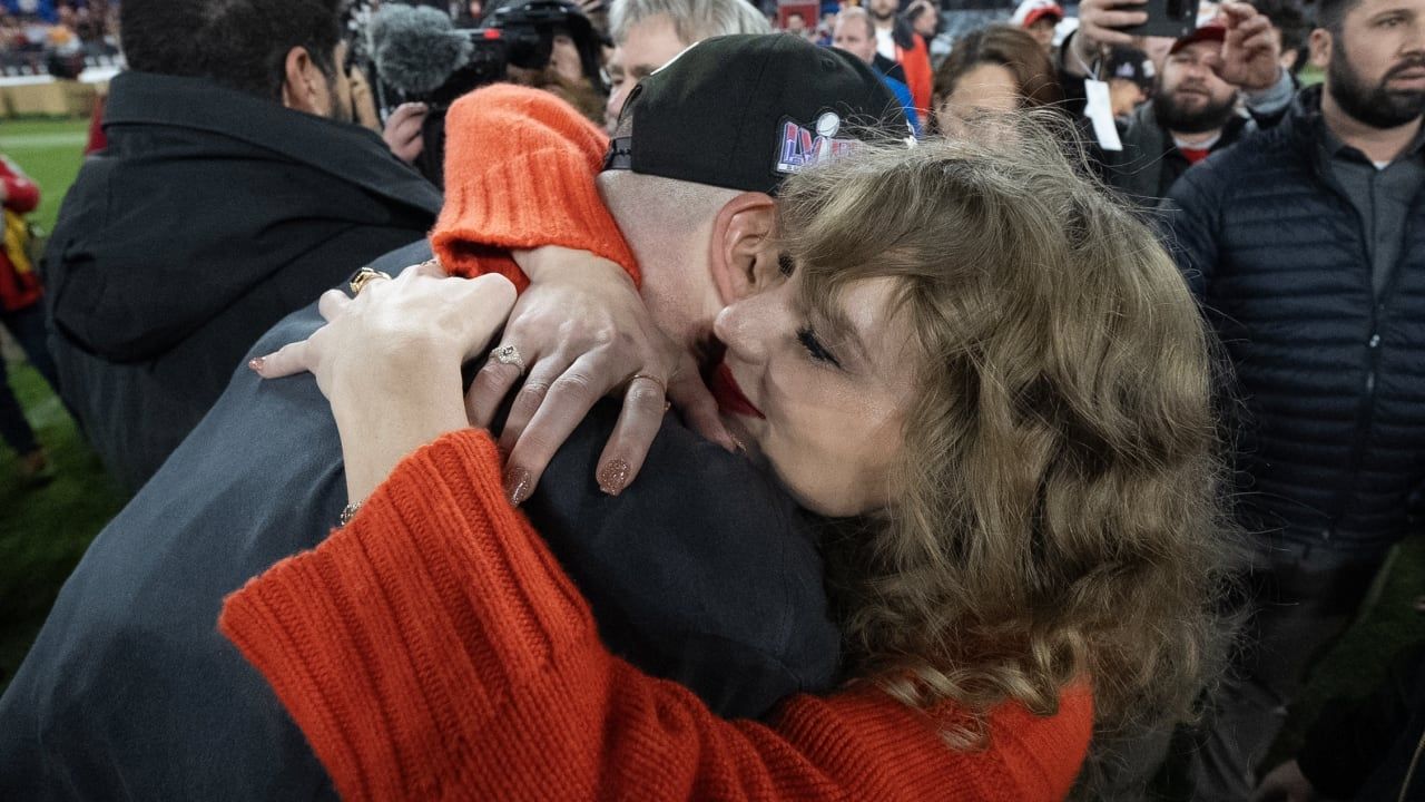 Taylor Swift y Travis Kelce regresan al escándalo tras confesiones del entrenador de los Chiefs