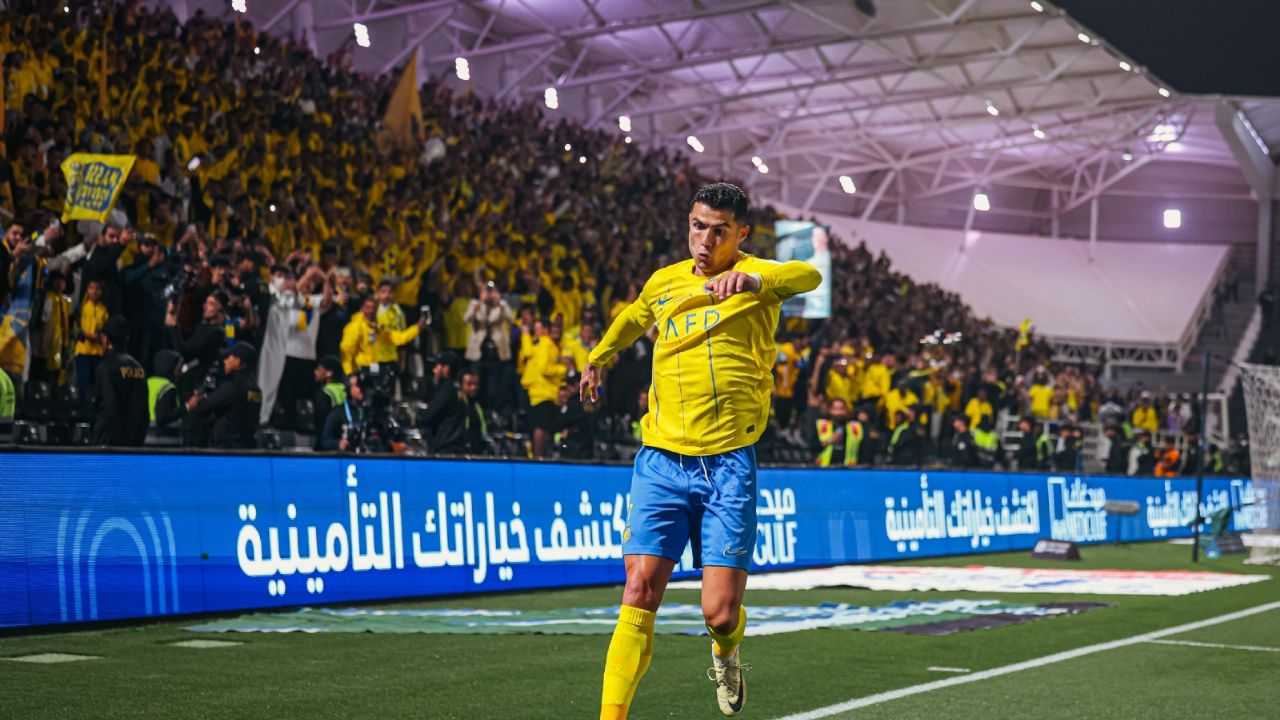 Cristiano Ronaldo recibe criticas por dirigirse a la grada rival con gesto obsceno