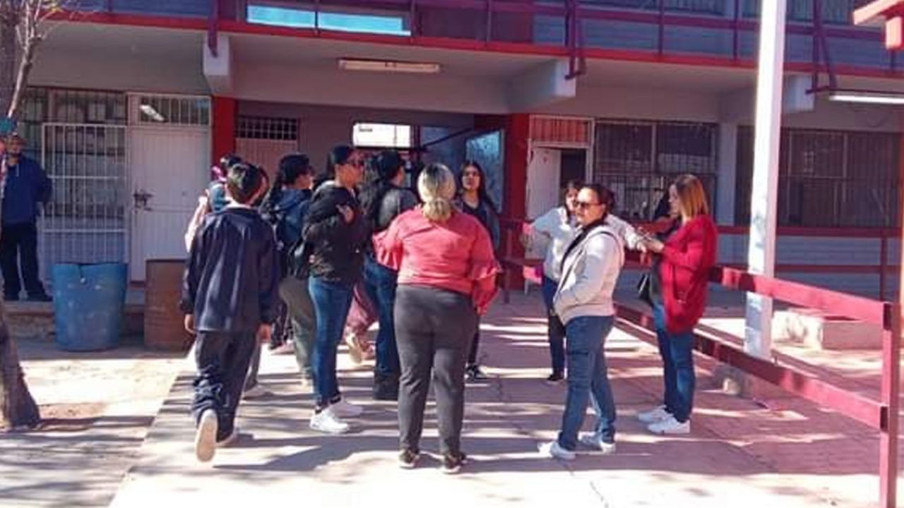 Maestro desata caos en secundaria de Guaymas; es suspendido e investigado por la SEC