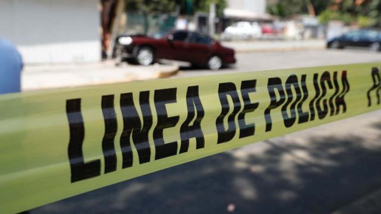 Hallan auto calcinado con un cuerpo