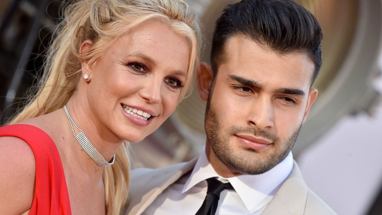 Exmarido de Britney Spears niega haber leído el libro de Sam Asghari