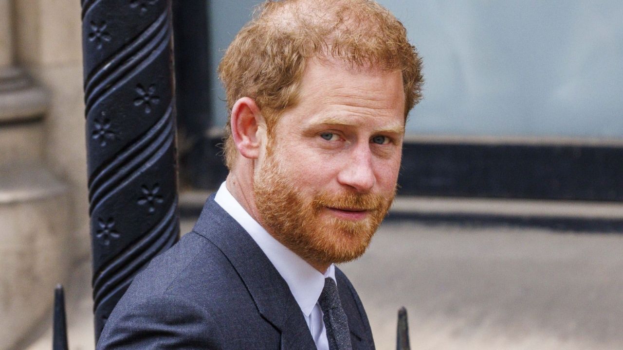 Príncipe Harry libra acusaciones de acoso y misoginia