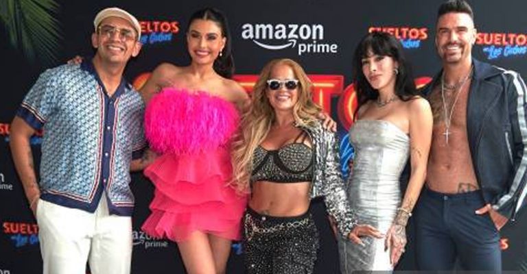 Kristal Silva se besa con la actriz de Televisa, Niurka Marcos y habla del momento