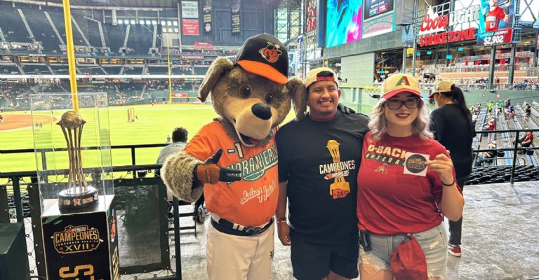 Naranjeros presente en el juego de los Diamondbacks
